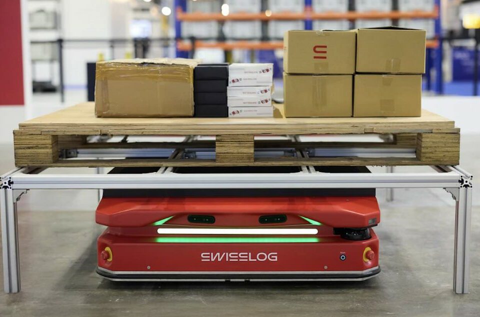 Swisslog présente la série IntraMove AMR